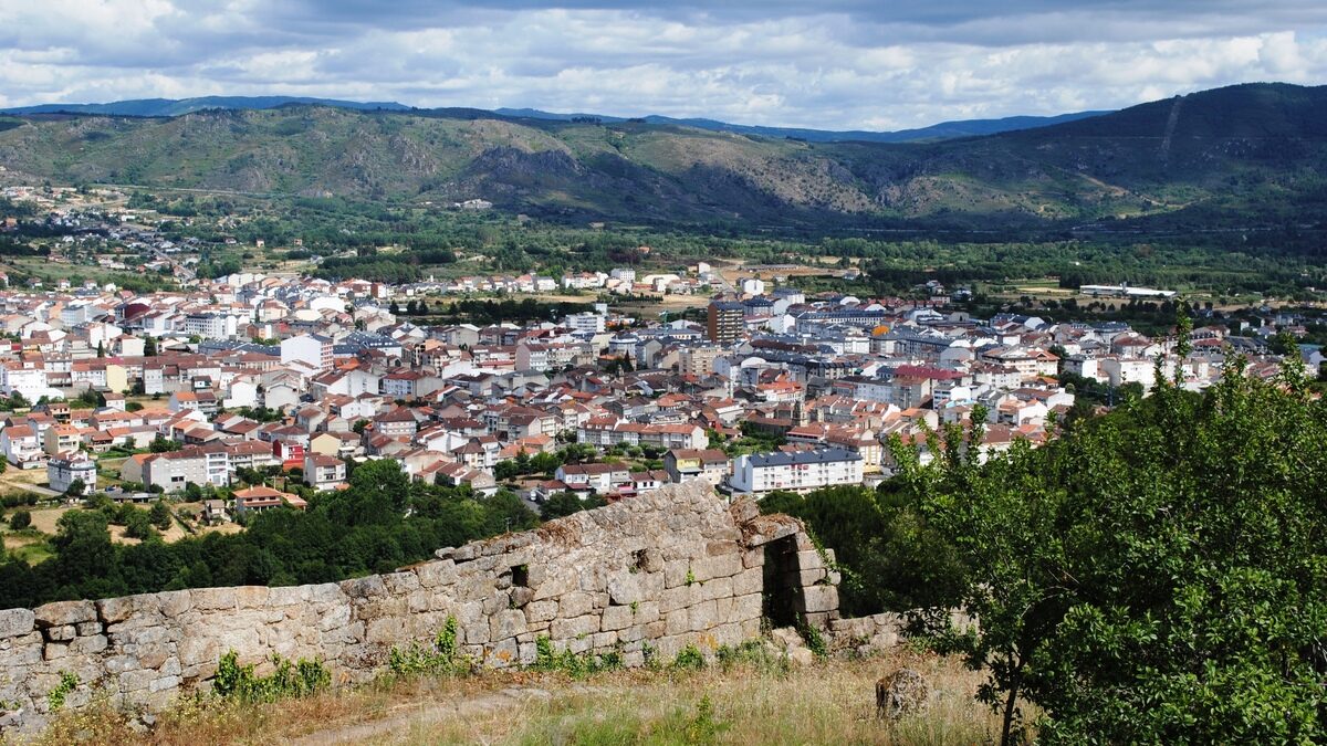 ¿Cuántas provincias y pueblos tiene Galicia?