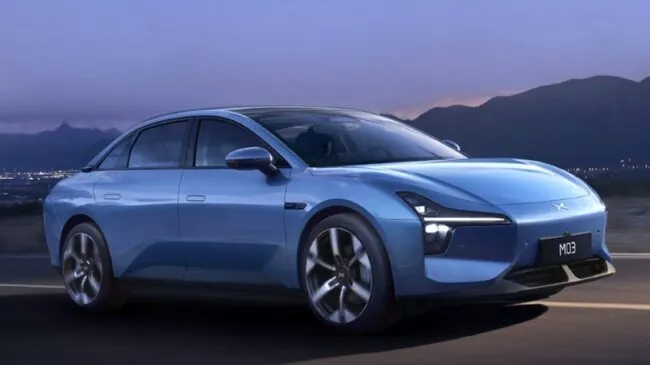 El nuevo modelo de la china XPeng clona el Tesla Model 3 y cuesta la mitad: 15.100 euros