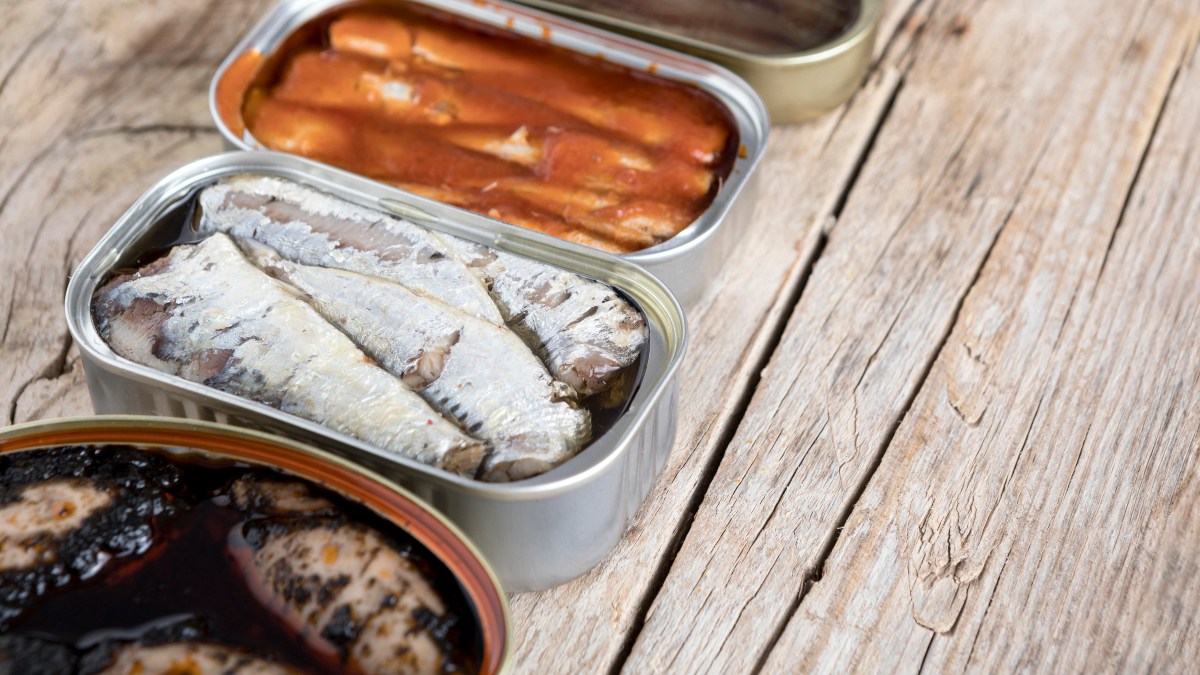 ¿Qué beneficios tiene comer sardinas?