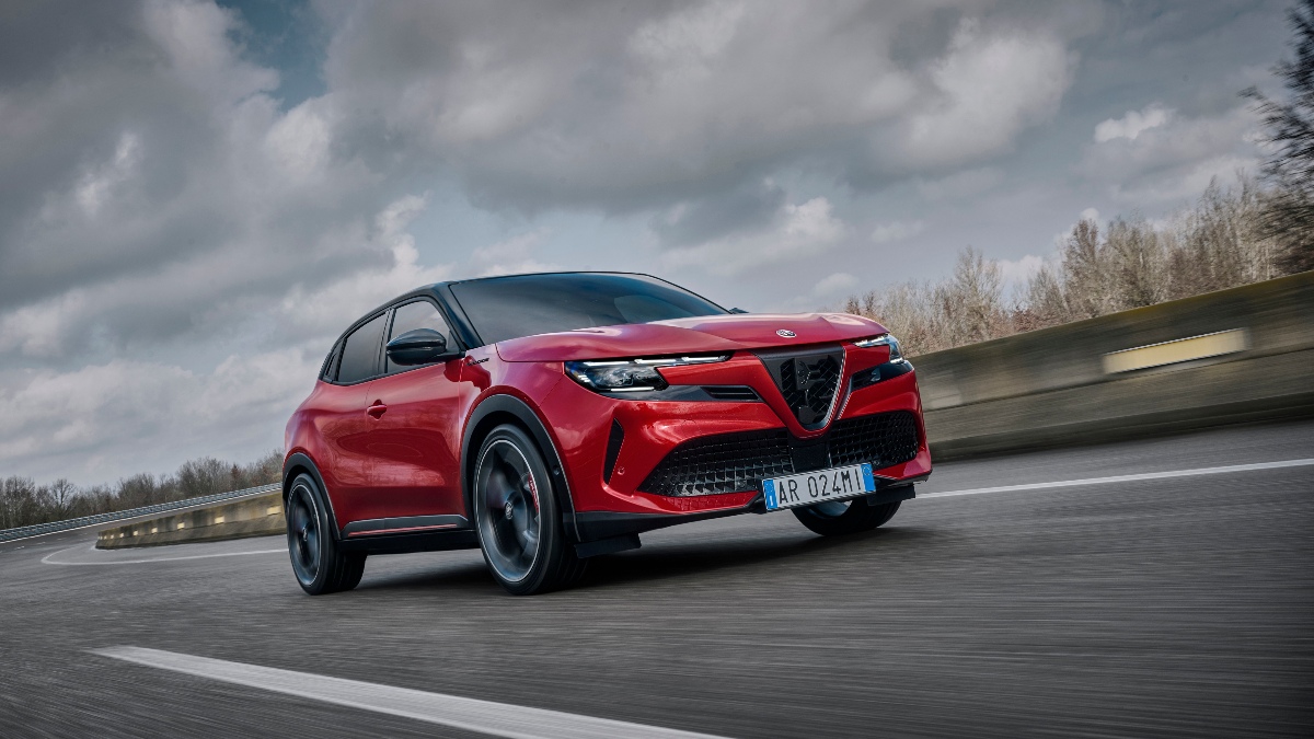 El Alfa Romeo Junior Veloce crea una nueva clase: SUV eléctricos para ciudad y circuito