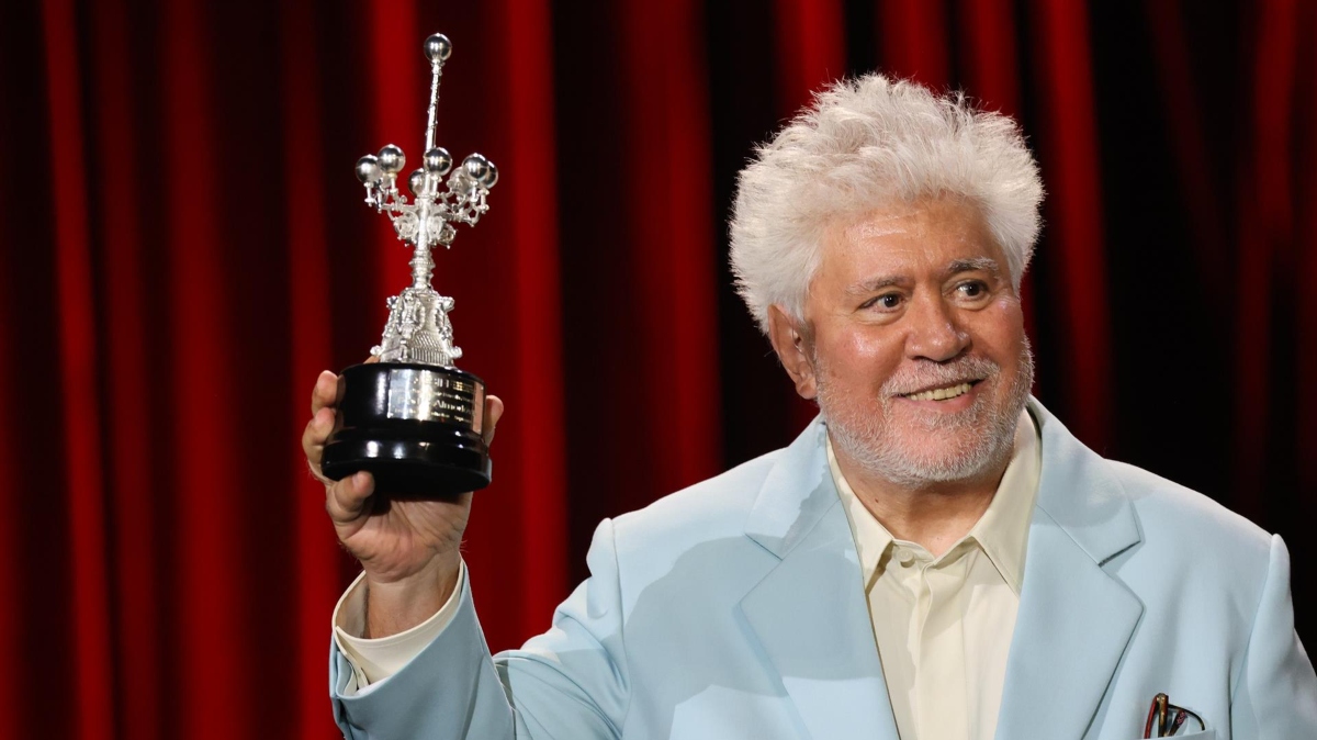 Almodóvar pide que las «grandes tragedias» pasen en la ficción y no en la vida real