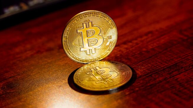 Bitcoin roza de nuevo su máximo histórico