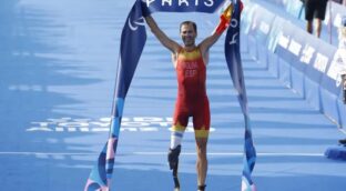 Daniel Molina se proclama campeón del triatlón paralímpico en París