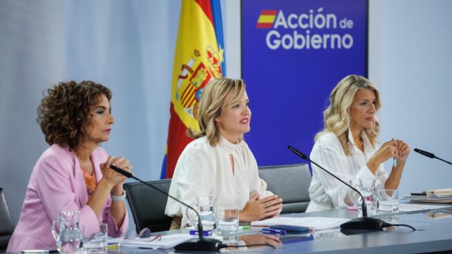 El Gobierno se gasta 900.000 euros al año en comprar suscripciones de periódicos