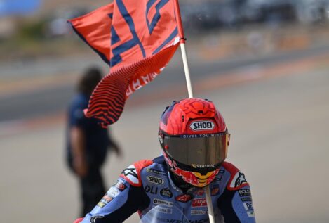 Marc Márquez vuelve a vencer casi tres años después y Jorge Martín sale líder de MotorLand