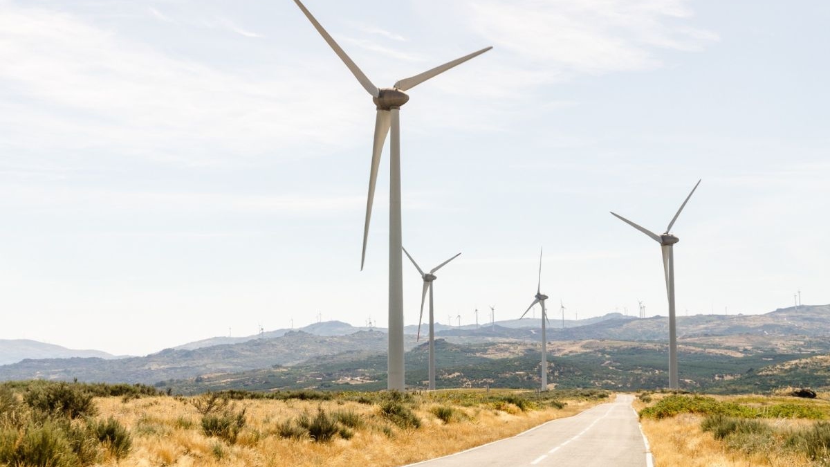 El parque eólico Teruel Clúster Maestrazgo verterá energía limpia a la red a partir de 2026