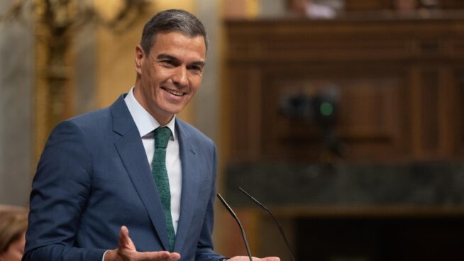 Feijóo pide a Sánchez que explique en el Congreso cómo encara el nuevo curso