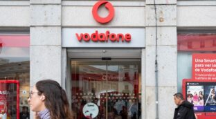 Vodafone ampliará hasta los 13 millones de hogares el alquiler de fibra a Telefónica