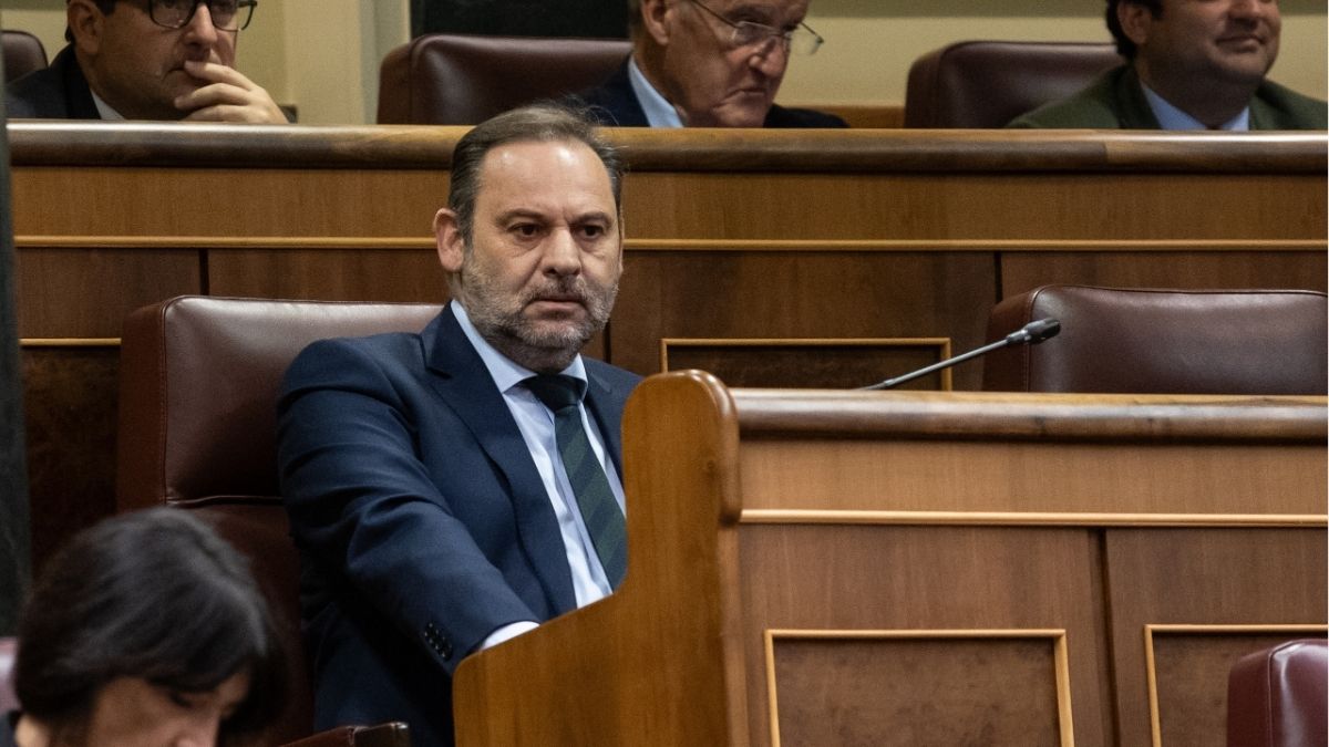 Ábalos acusa al PSOE de «absoluta deslealtad» y afirma que no seguirá su disciplina de voto