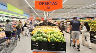 La fruta y el pan convierten a Aldi en el 'súper' con más compradores 'repetidores'