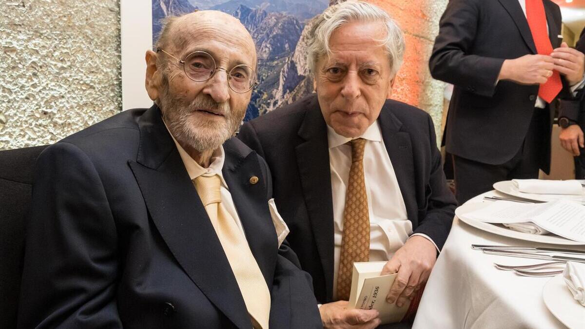 Valdecilla (Cantabria) entregará este jueves su insignia de oro al escritor Álvaro Pombo