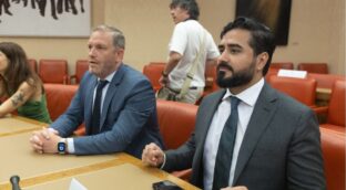 Alvise insta a sus seguidores a dar «jarabe democrático» a su eurodiputado díscolo