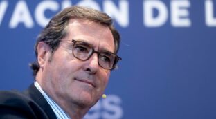 Garamendi entiende que las empresas duden en invertir con la fiscalidad de Sánchez