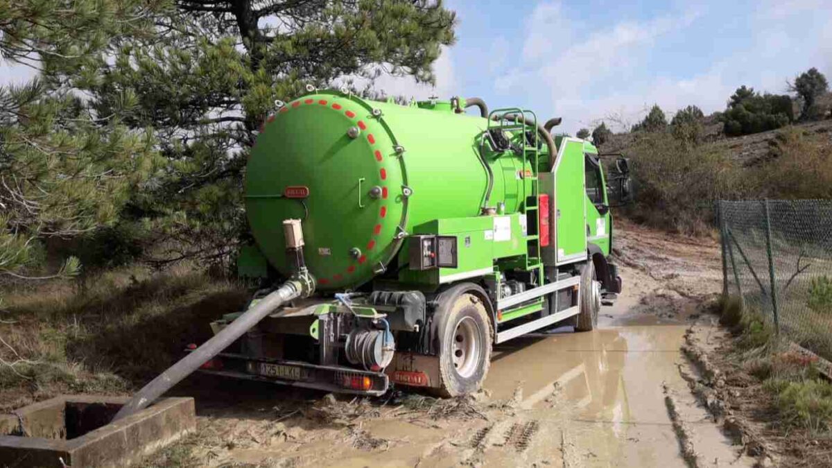 El Gobierno valenciano distribuye 12 millones de litros de agua para la ganadería a 44 municipios