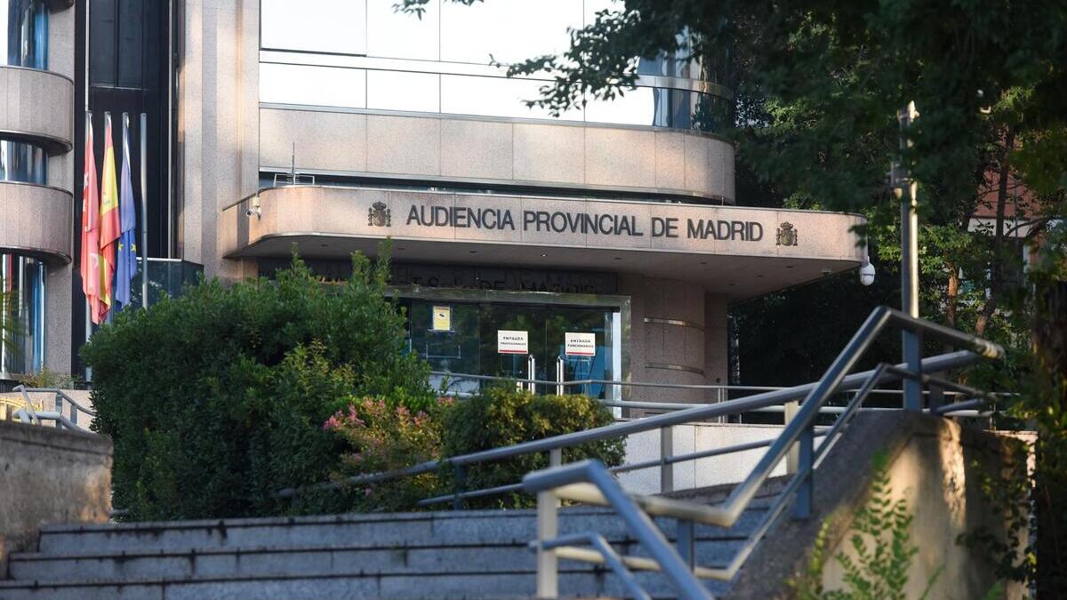 Absuelven a la madre que estranguló con una cuerda a su hija en Madrid: sufrió una psicosis