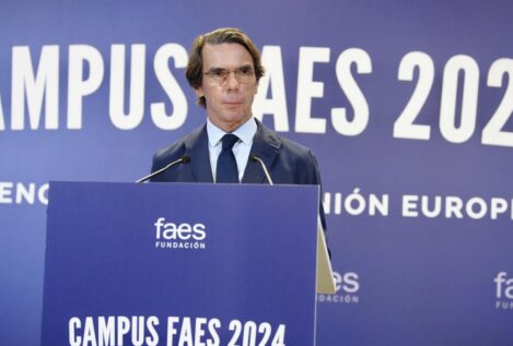 Aznar avisa que el «veneno del populismo» del Gobierno es el camino a la «arbitrariedad»