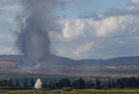 Israel bombardea un centenar de posiciones de Hizbulá en el sur de Líbano