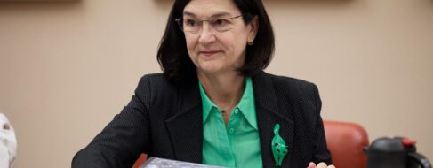 El Gobierno trasladará a tres consejeros de la CNMC a la nueva Comisión de la Energía