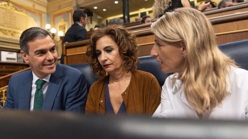 Pedro Sánchez y Yolanda Díaz en el Congreso