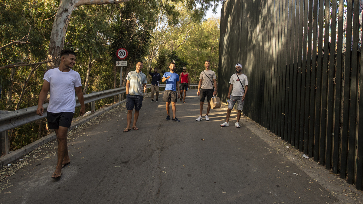 Marruecos detiene a un joven por convocar un cruce masivo a Ceuta el 15 de septiembre