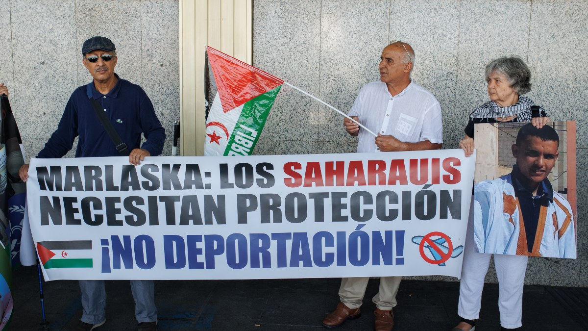 Interior deportará a Marruecos a diez activistas saharauis que pidieron asilo en Barajas