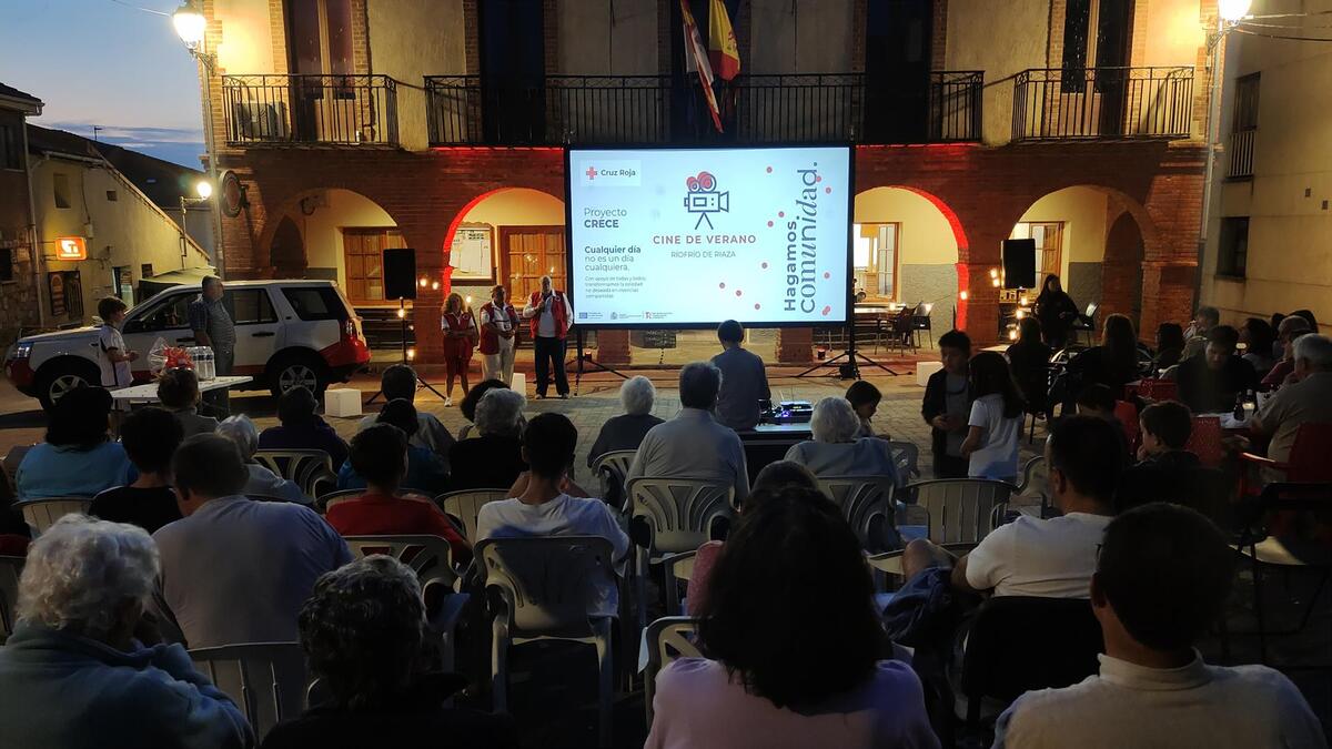 Cruz Roja clausura su ciclo de cines de verano en León tras recorrer 18 municipios rurales