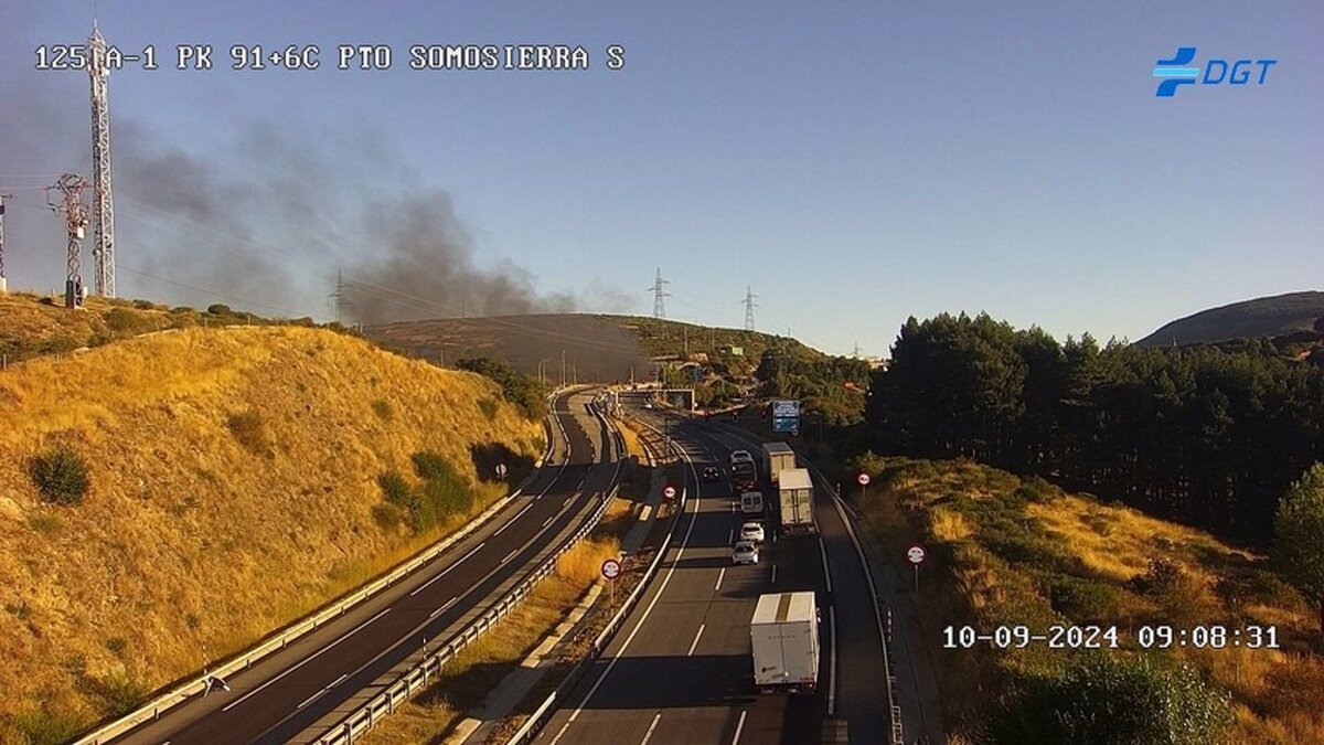 Muere un conductor tras incendiarse su furgoneta en el túnel de Somosierra (Madrid)