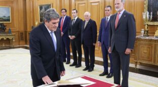 Escrivá da pasos para llevar a Cataluña la dirección de Economía del Banco de España