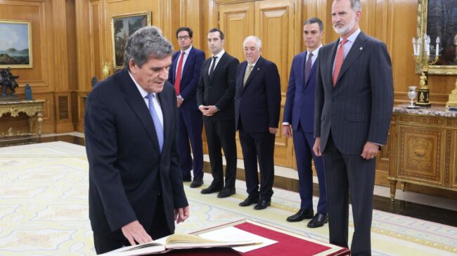 Escrivá da pasos para llevar a Cataluña la dirección de Economía del Banco de España