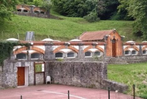 Herido tras caer desde una claraboya de un edificio de la Escuela Taller de Castro (Cantabria)