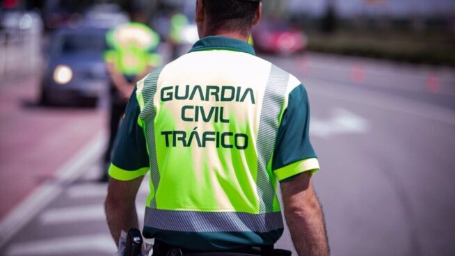 Muere un conductor de 73 años en una colisión entre un camión y un coche en Cenlle (Orense)