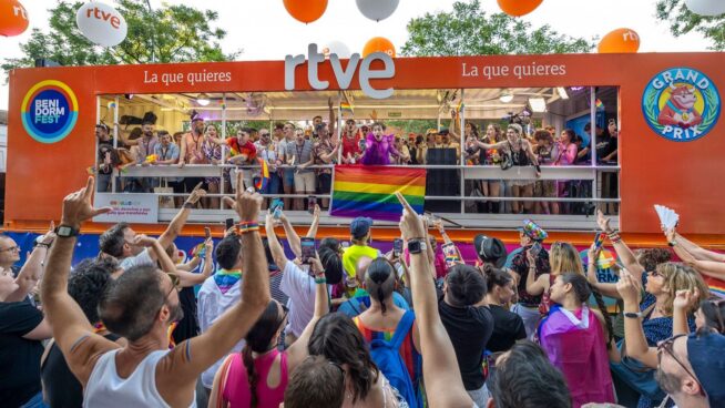 RTVE se gastó 35.000 euros en montar una carroza en el desfile del Orgullo LGTBI