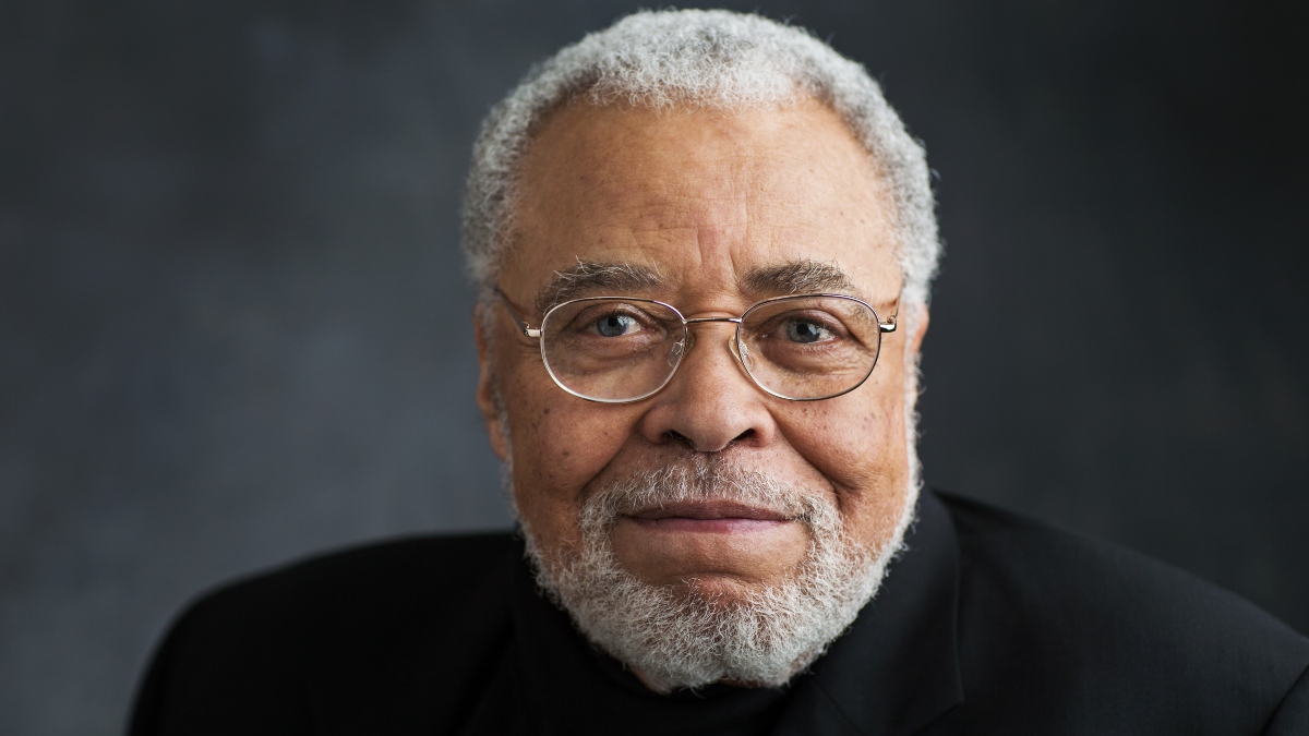 Muere el actor estadounidense James Earl Jones, voz de Darth Vader y Mufasa