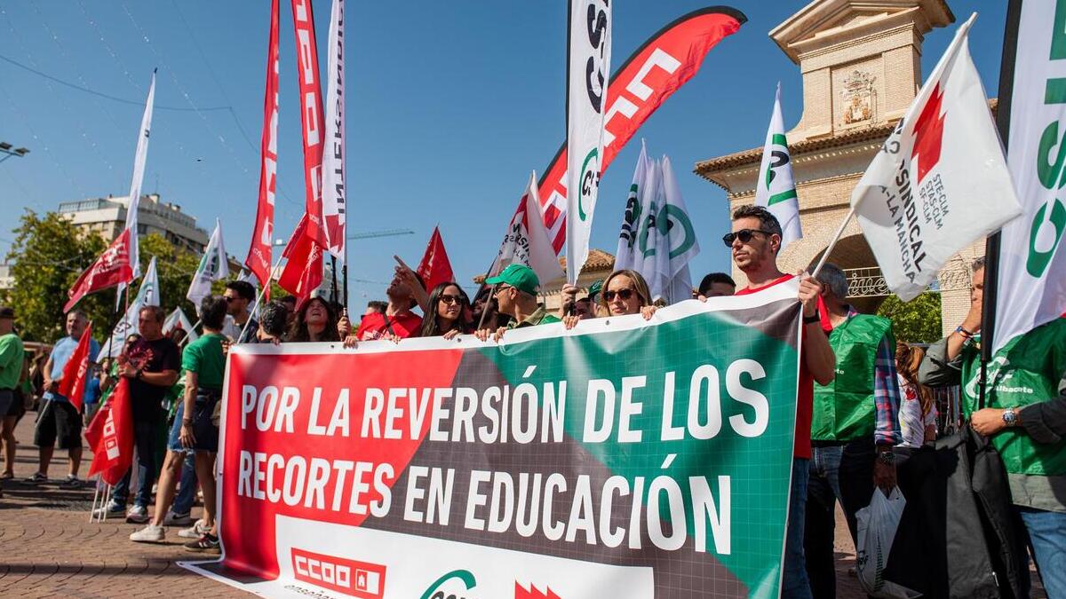 Unos 7.000 docentes de Castilla-La Mancha salen a manifestarse en pleno inicio escolar