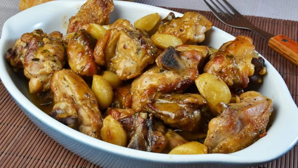 Pollo al ajillo. 
Platos Fáciles con Tamara YouTube