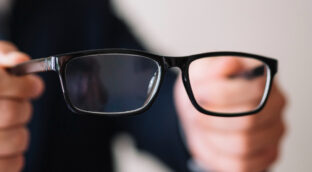 Miopía magna: qué es, por qué aparece y qué diferencias tiene con la común