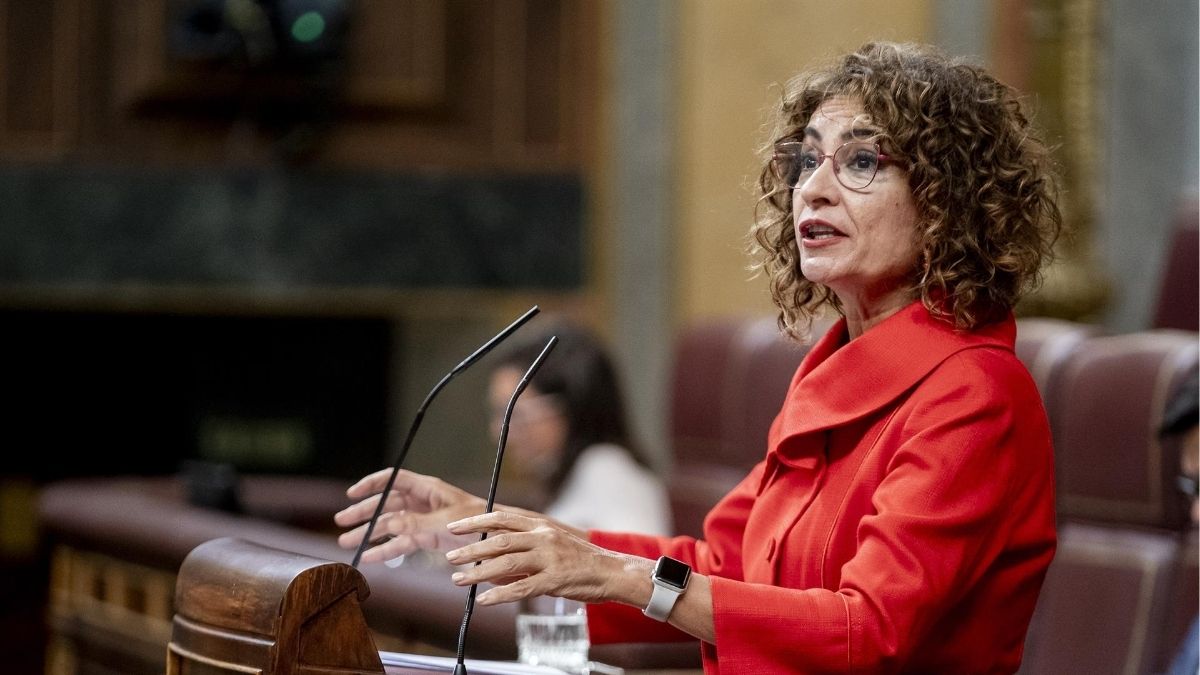 María Jesús Montero defiende en el Congreso la constitucionalidad del cupo catalán