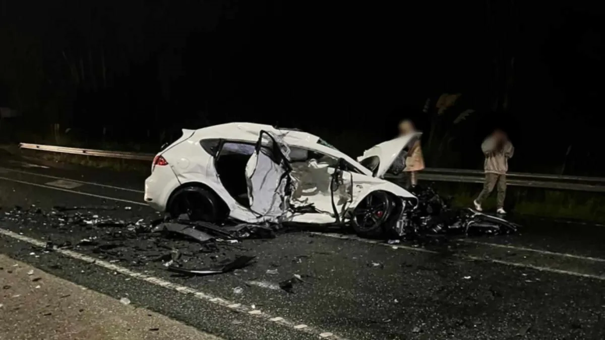 Dos muertos y cuatro heridos en una colisión entre tres vehículos en Mugardos (La Coruña)