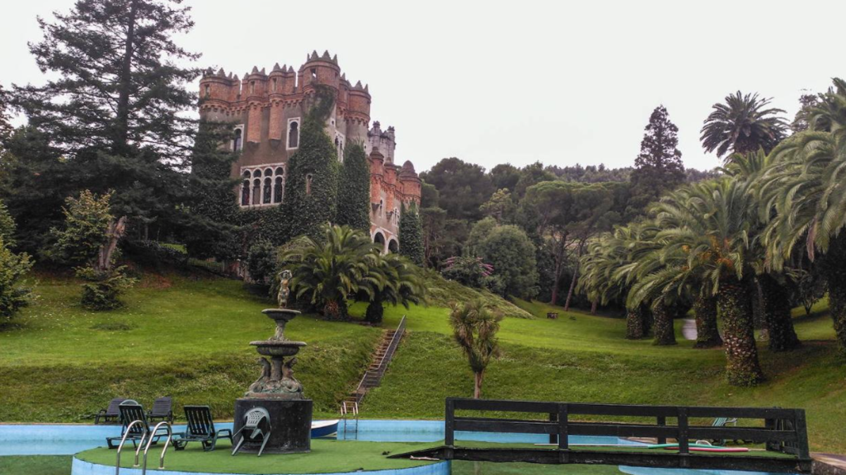 El Ayuntamiento de Castro Urdiales inicia las visitas a los Jardines de Ocharan (Cantabria)