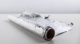 ¿Por qué el papel de aluminio tiene dos caras?