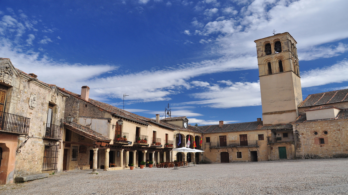 Mañueco anuncia la construcción de 1.000 viviendas para jóvenes en Castilla y León