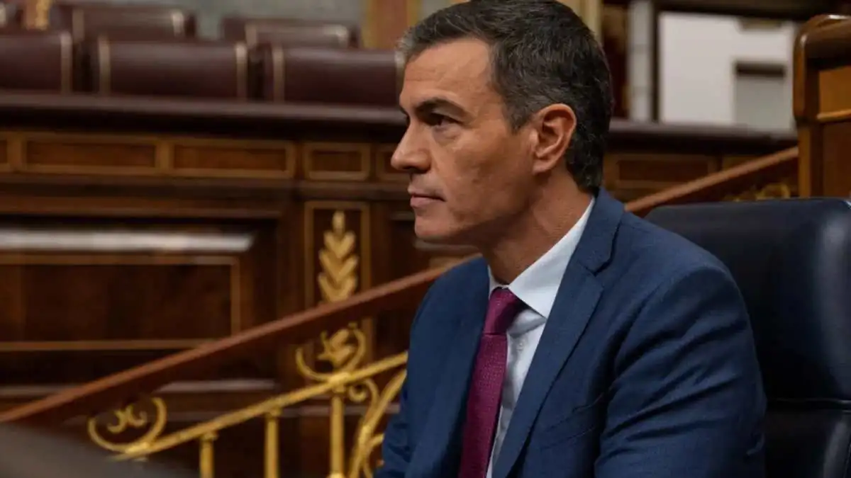 El PSOE, en estado de ‘shock’: «Esta es la peor manera de salir del Gobierno»