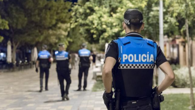 Interceptados en Tudela (Navarra) dos hombres ebrios que robaron 20 euros de un coche abierto