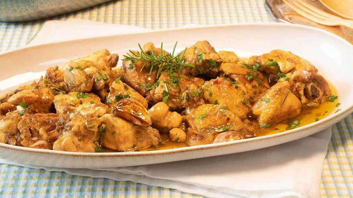 Pollo al ajillo, la receta de la abuela que es fácil y rápida de hacer