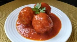 Esta es la mejor receta casera de las albóndigas con tomate