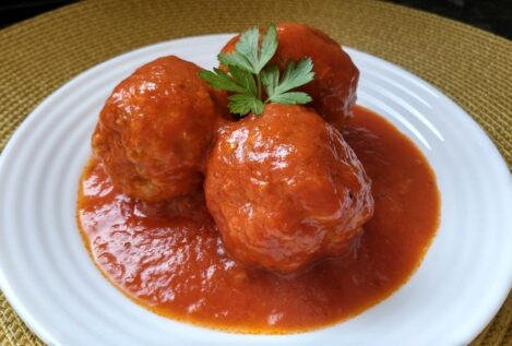 Esta es la mejor receta casera de las albóndigas con tomate