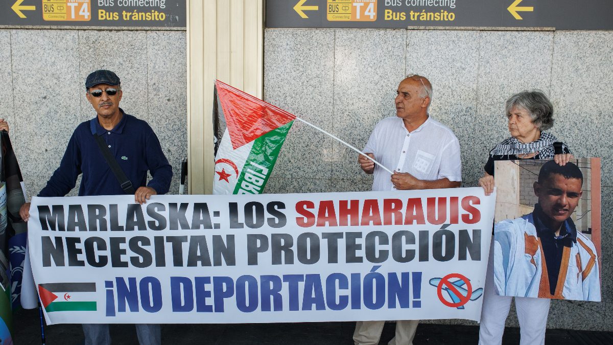 Los saharauis retenidos en Barajas recurren a la Audiencia Nacional para evitar su deportación