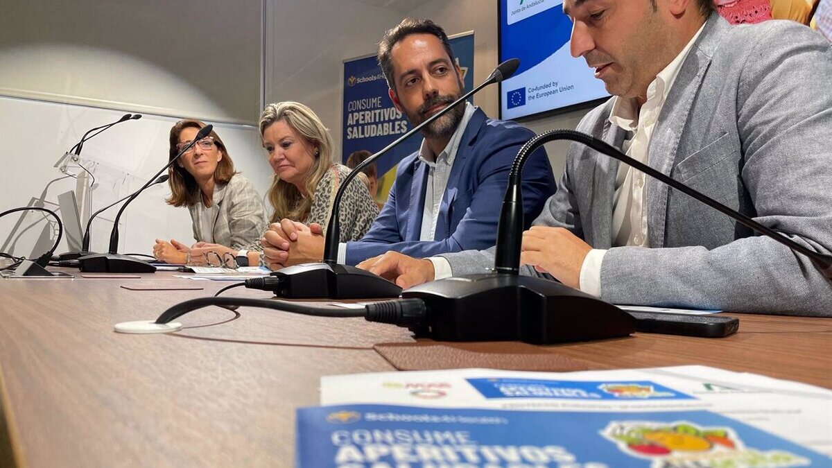 Andalucía lanza un proyecto para incentivar el consumo de snacks saludables en los colegios