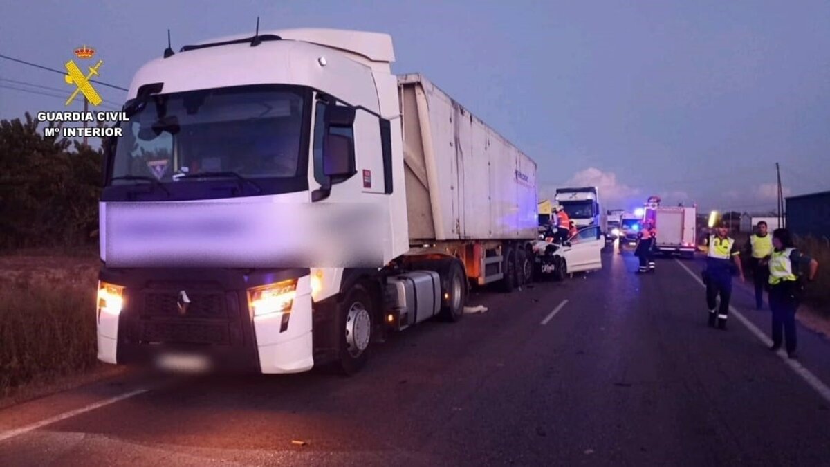 Muere el copiloto de un turismo tras una colisión contra un camión en Zaidín (Huesca)