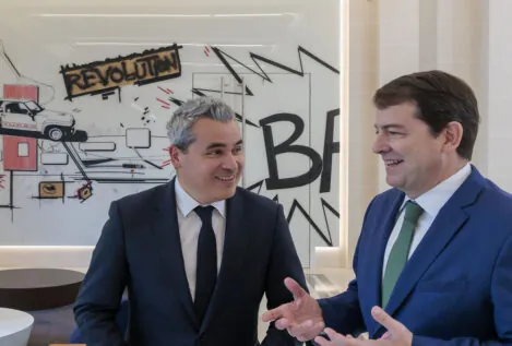 Reunión clave entre Mañueco y Renault para garantizar el futuro en España